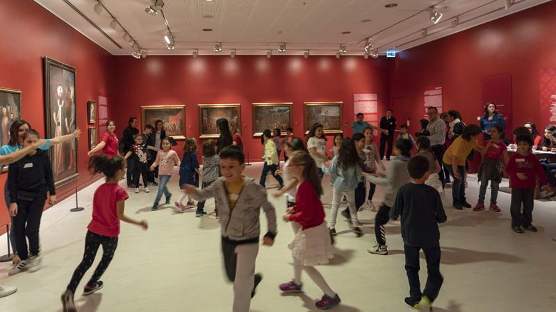 Çocuklar, Pera Müzesi’nde 'Kayıp Tavşan'ı arıyor