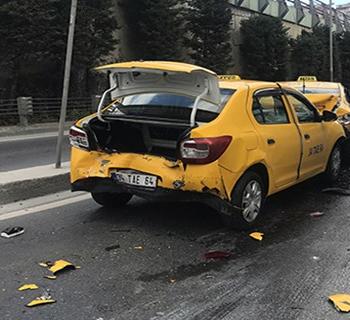Şişli'de yaşanan zincirleme kazada genç sürücü şoka girdi