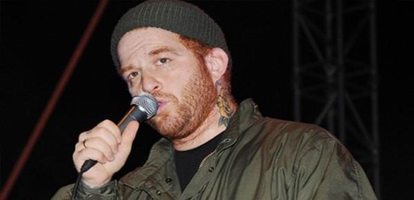 Athena Gökhan'dan takipçisine sert tepki!