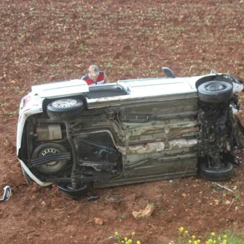 YAVUZELİ'NDE TRAFİK KAZASI: 2 YARALI