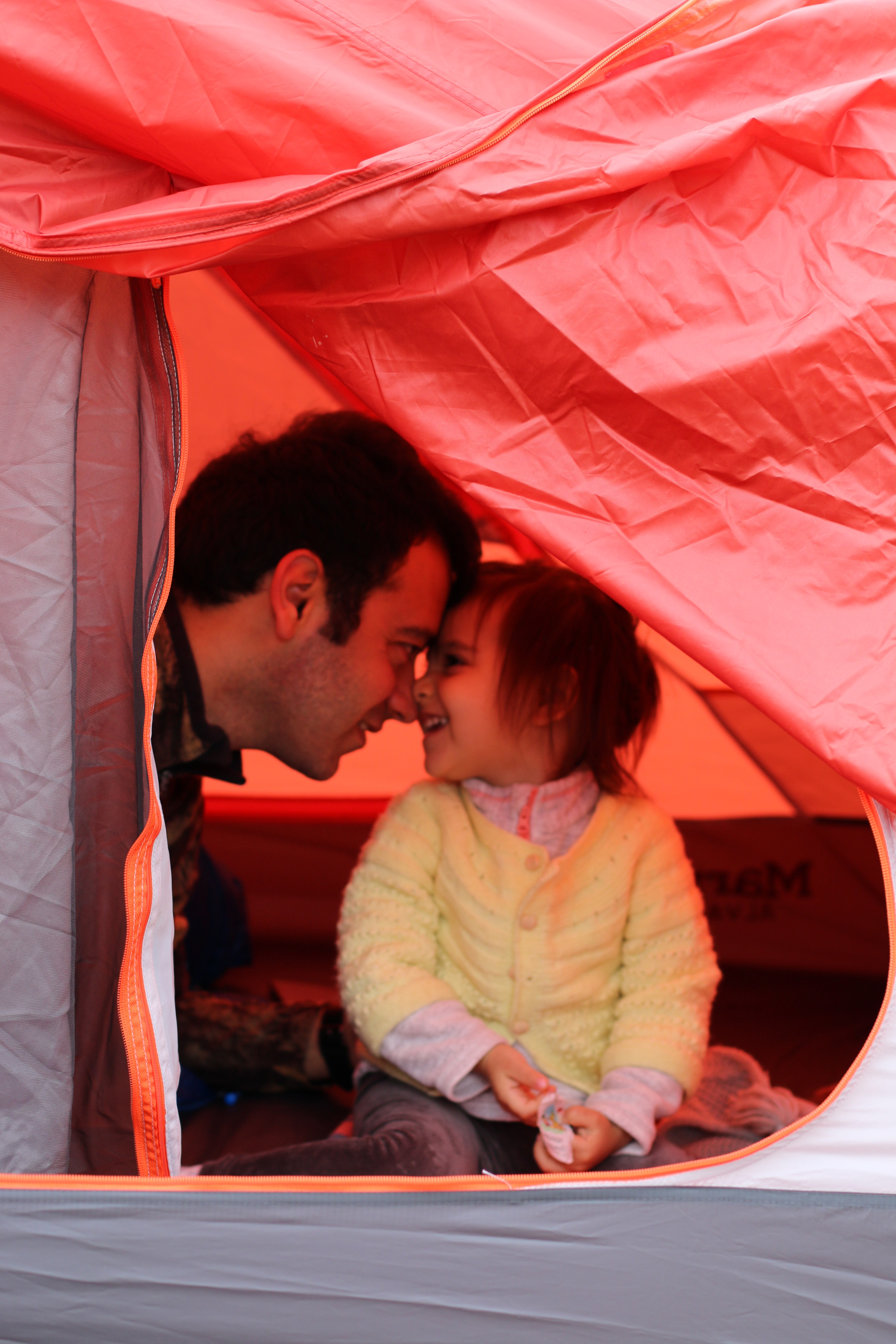 ÜVEİT HASTASI, TEDAVİYİ KÜÇÜK KIZIYLA DOĞADA BULDU ŞEHİR HAYATINA VİRGÜL KOYUP KENDİNİ DOĞAYA SALDI