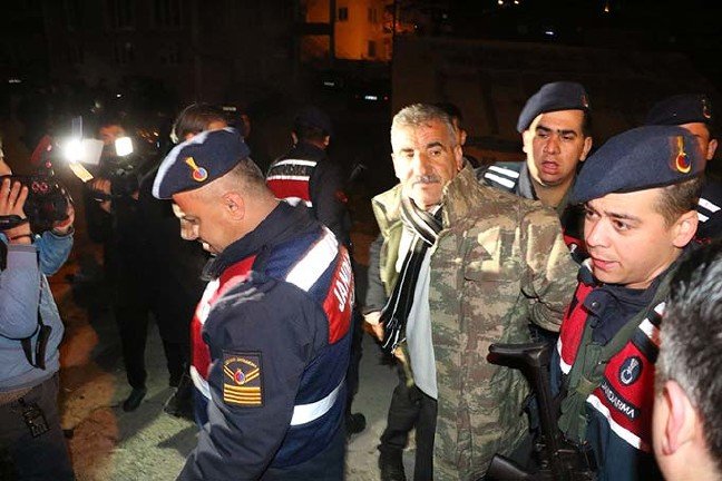 aw665944_02 19-04/03/aw665944_02.jpg