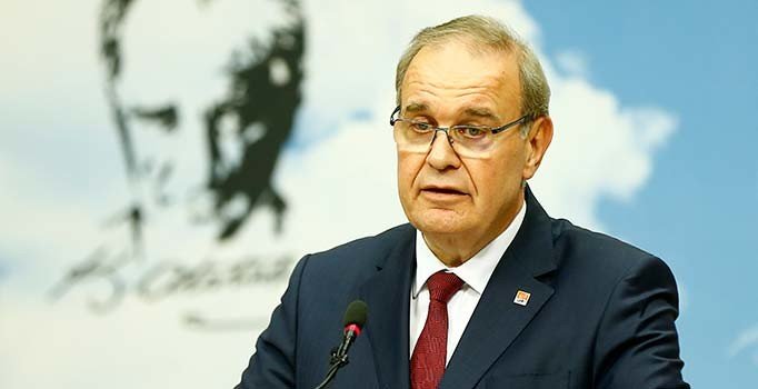 Faik Öztrak: Derhal istifa etmelidir