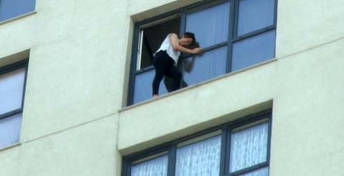 Esenyurt 18. katta korku dolu anlar! Genç kadın intihar girişiminde bulundu