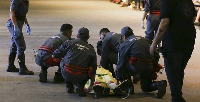 Manken podyumda hayatını kaybetti