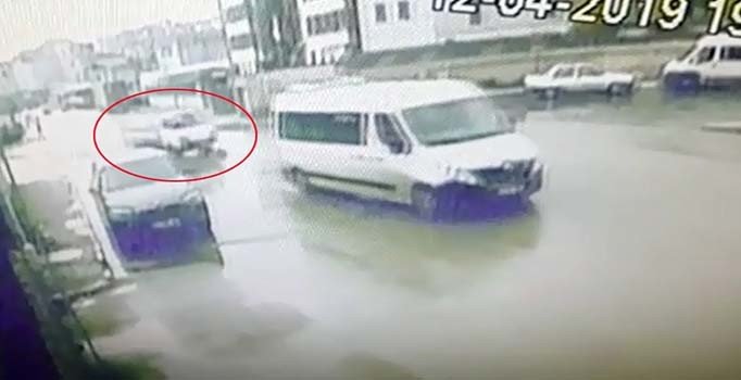 30 yıllık karısını kamyonetle ezdi