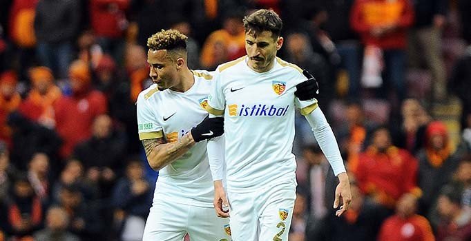 Tiago Lopez yine kızardı