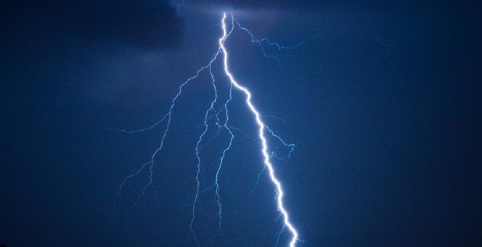 İran'da yıldırım düşmesi 2 can aldı