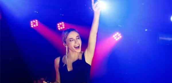 Gülşen sevenlerini coşturdu