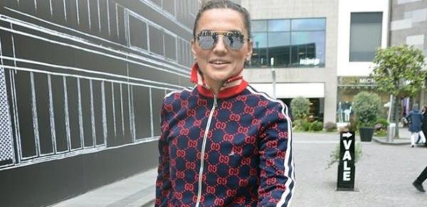 Demet Akalın'dan şortlu alışveriş