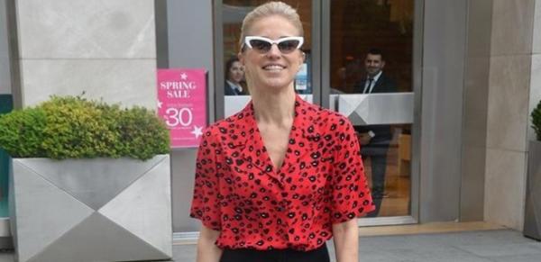 Burcu Esmersoy genç kızlara taş çıkardı