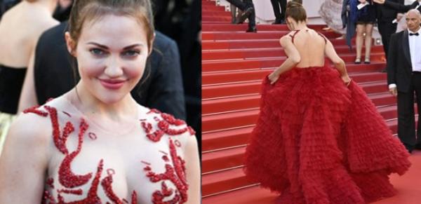 Meryem Uzerli dekolte şova devam ediyor