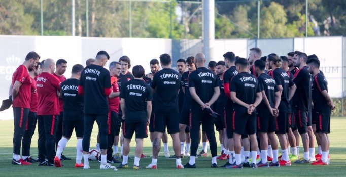 A Milliler, Antalya kampında ilk antrenmanını yaptı