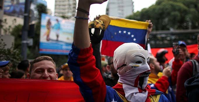 Arjantin’de halk sokağa döküldü: 39 gözaltı