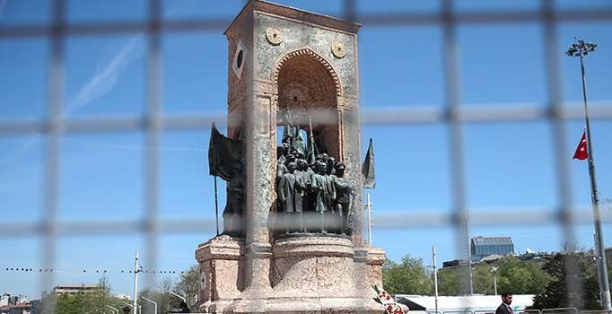 Taksim'e çıkan yollar araç trafiğe kapatıldı: İşte alternatif güzergahlar