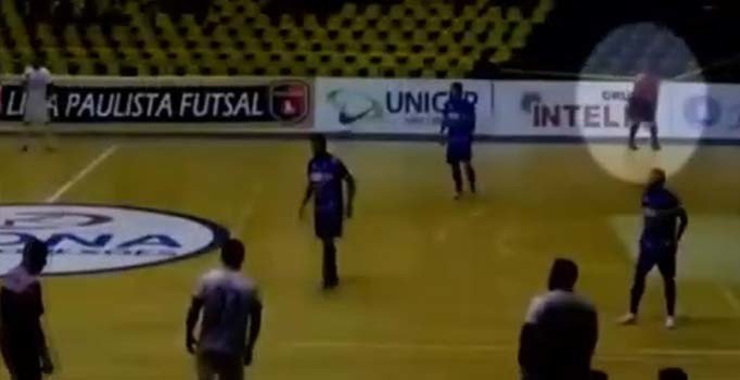 Brezilya’yı yasa boğan olay! Hakem maç sırasında kalp krizi geçirdi