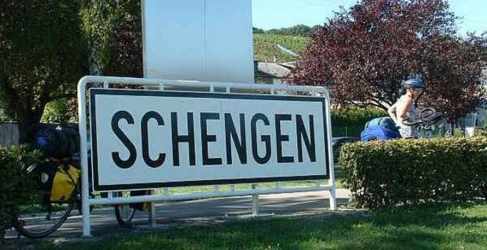 Macaristan'dan Romanya'ya Schengen desteği