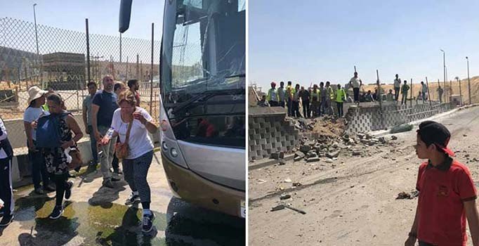 Mısır Piramitleri yakınında bir turist otobüsünde patlama meydana geldi