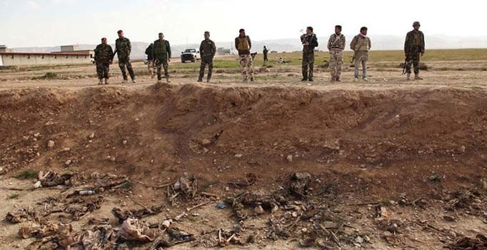 BM Irak’ta 12 toplu mezar ortaya çıkardı
