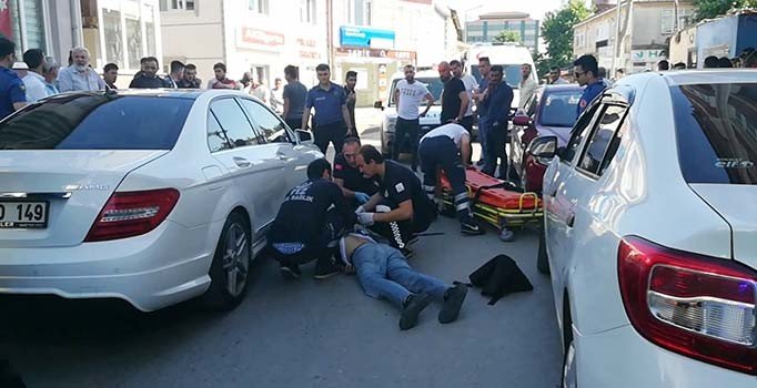 Yol vermeme kavgasında silahla vurulan genç öldü