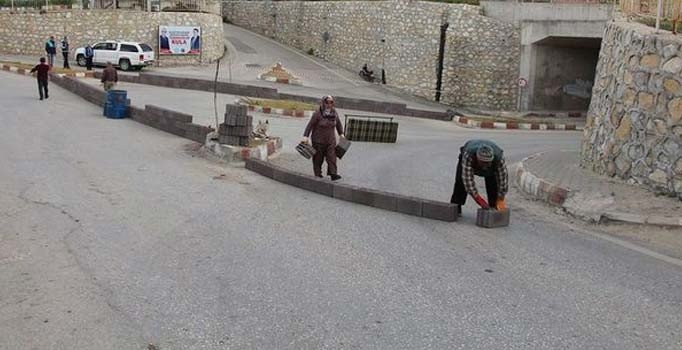 Tapulu malım dedi alt geçidi kapattı