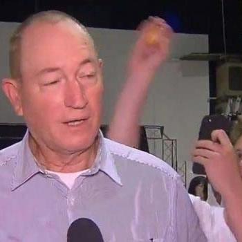 Kafasına yumurta yiyen İslam karşıtı siyasetçi Fraser Anning, seçimi kazanamadı