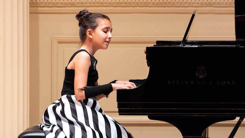 Müziğin altın çocuğu, New York'tan ödülle döndü