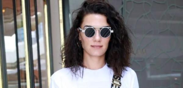 Hande Subaşı'nın sade güzelliği