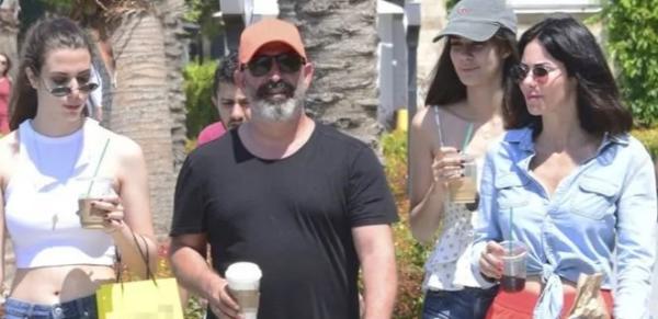 Cem Yılmaz ile Defne Samyeli'nin aile saadeti