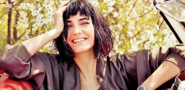 Tuba Büyüküstün Netflix’in ardından Puhu TV ile anlaştı