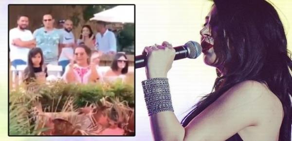 Hande Yener söyledi Demet Akalın dinledi