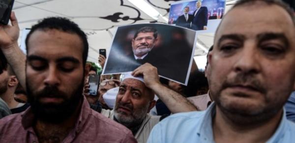 Mursi için Fatih Camii'nde gıyabi cenaze namazı kılındı