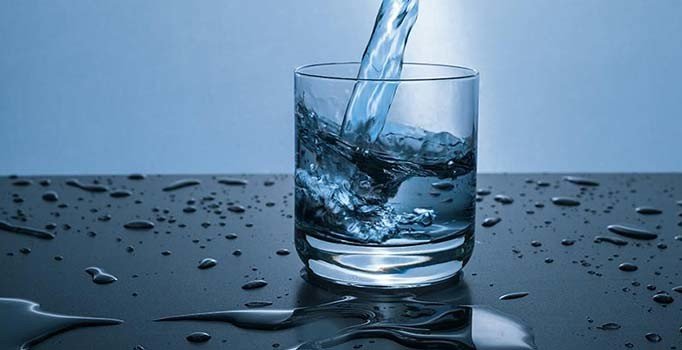 Kadınlar 10, erkekler 14 bardak su içmeli