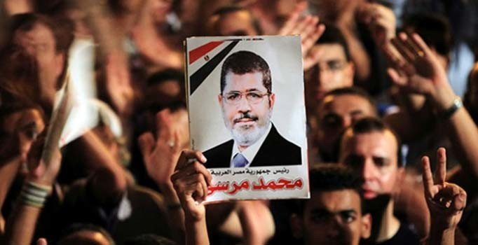 Mursi, Mısır gazetelerinin sadece birinde manşet oldu