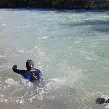 Bagaj kapağının çarpmasıyla Munzur Nehri'ne düşen Engin 16 gündür aranıyor