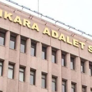 Ankara'da kızının boşanma davasına giden polis dehşet saçtı