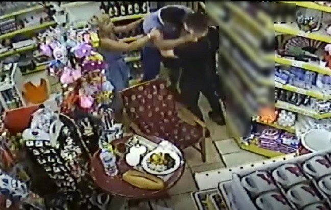 aw723191_02 19-06/07/aw723191_02.jpg