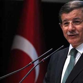 Davutoğlu’ndan Mursi için taziye: Milletinin onurunu savunuyordu