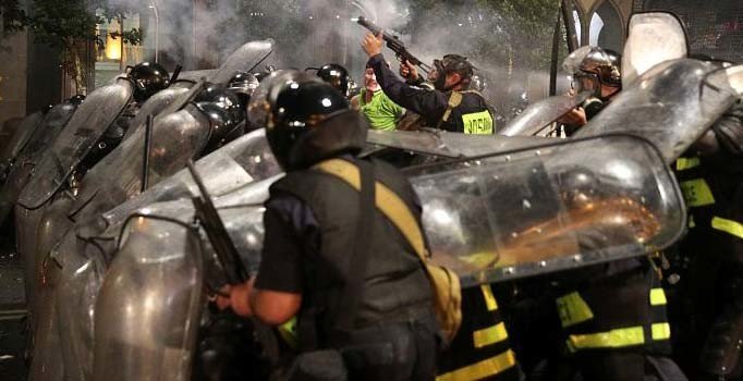 Rus siyasetçinin ziyareti Gürcistan'ı karıştırdı