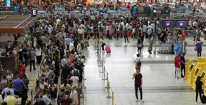 Havada ve karada seçim hareketliliği