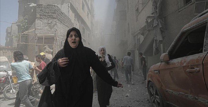 Rejim ve Rusya'dan İdlib'e hava saldırıları: 6 ölü