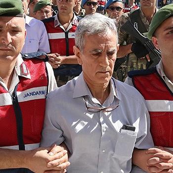 FETÖ çatı davasında Akın Öztürk dahil 17 sanığa 141 kez ağırlaştırılmış müebbet