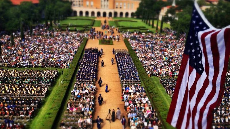 'ABD'li gençlerin yarısı sosyalist bir ülkede yaşamak istiyor'