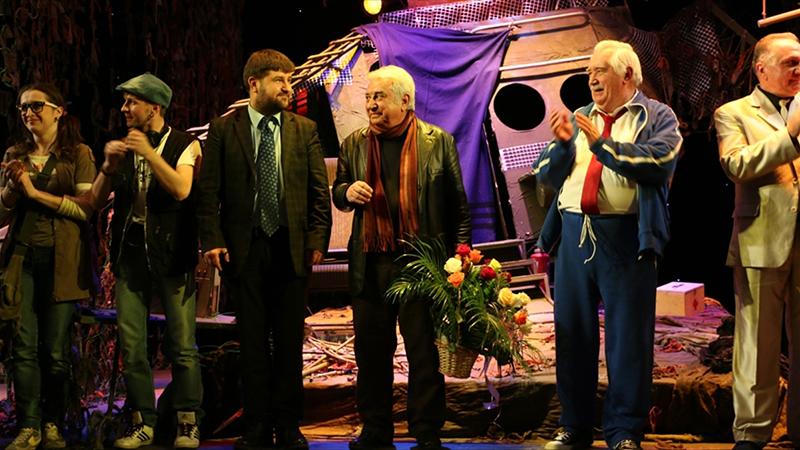 Usta oyun yazarı Tuncer Cücenoğlu'nu kaybettik