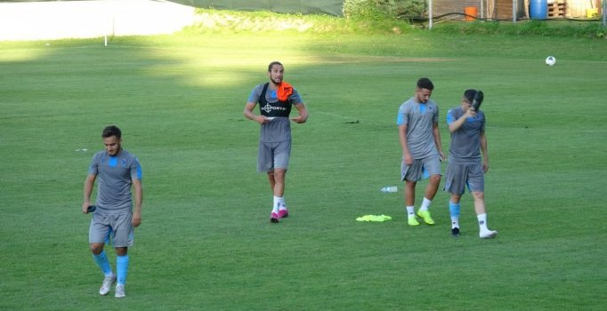Trabzonspor antrenmanında Karaman fırça attı, Yusuf sitem etti