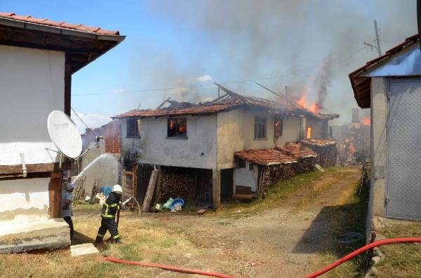 81559934c2e69c630280fdb3a4f646f6