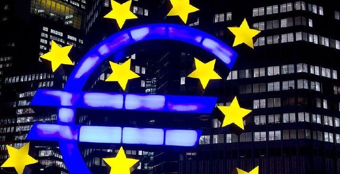 Avrupa Merkez Bankası faizleri sabit tuttu