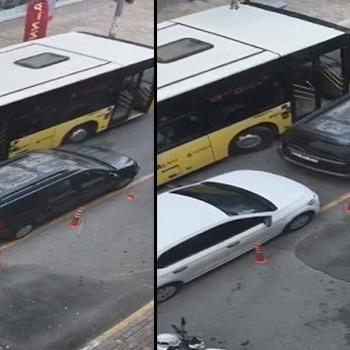 Bağcılar'da hatalı park edilen otomobili yolcular kenara çekti