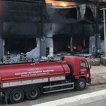 Gaziantep'teki fabrika yangını 10 saat sonra söndürüldü!
