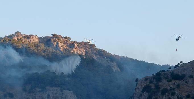 Muğla'daki orman yangınına hem karadan hem havadan müdahale